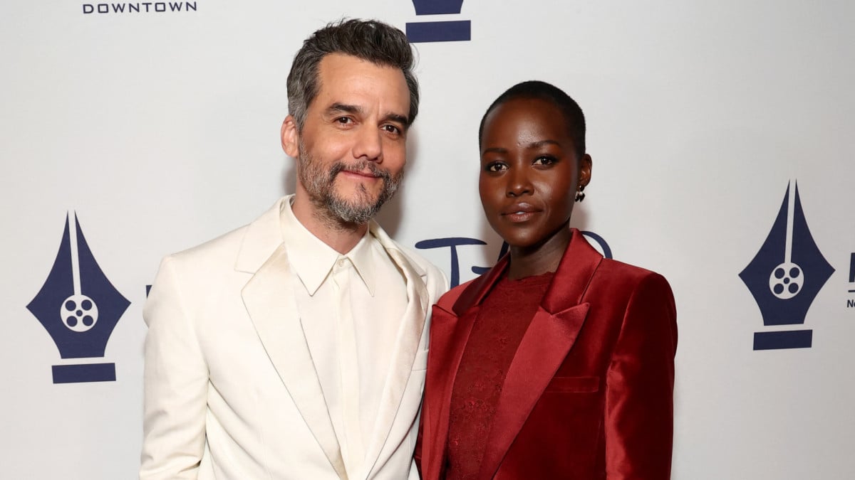 Nova York, 6 de janeiro. Wagner Moura e Lupita Nyong'o comparecem &agrave; cerim&ocirc;nia de entrega dos pr&ecirc;mios do New York Film Critics Circle (NYFCC)