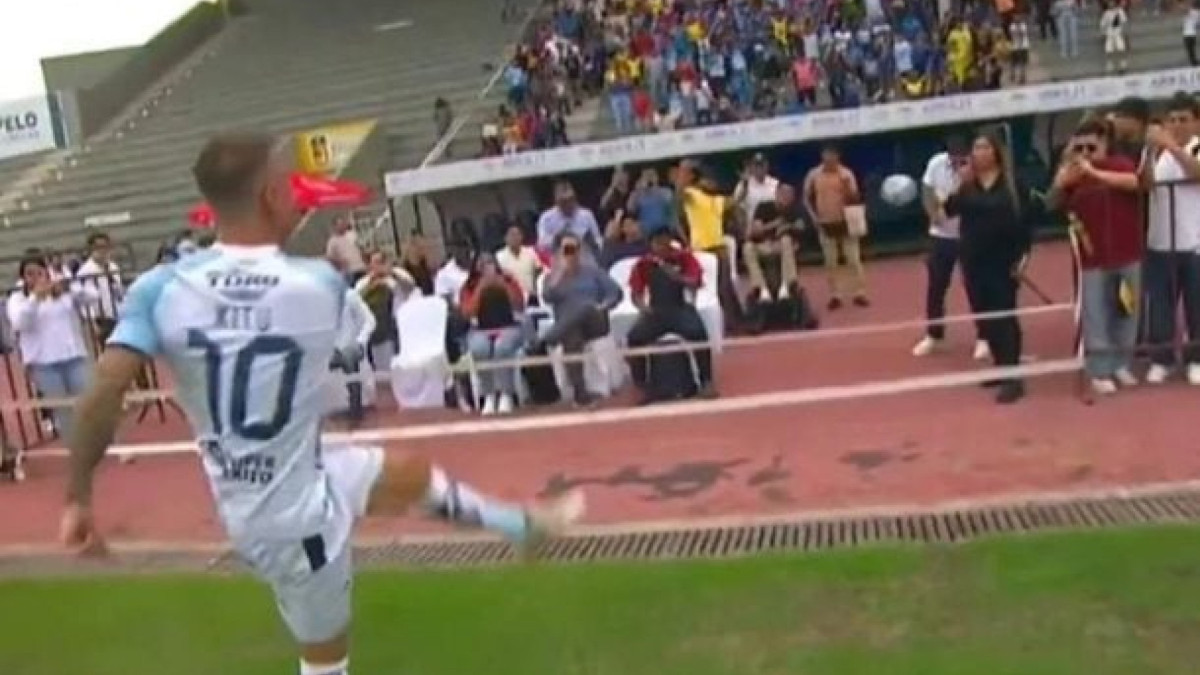 Damián 'Kitu' Díaz foi apresentado como reforço do Guayaquil City, do Equador, mas errou feio ao tentar fazer uma graça com a galera