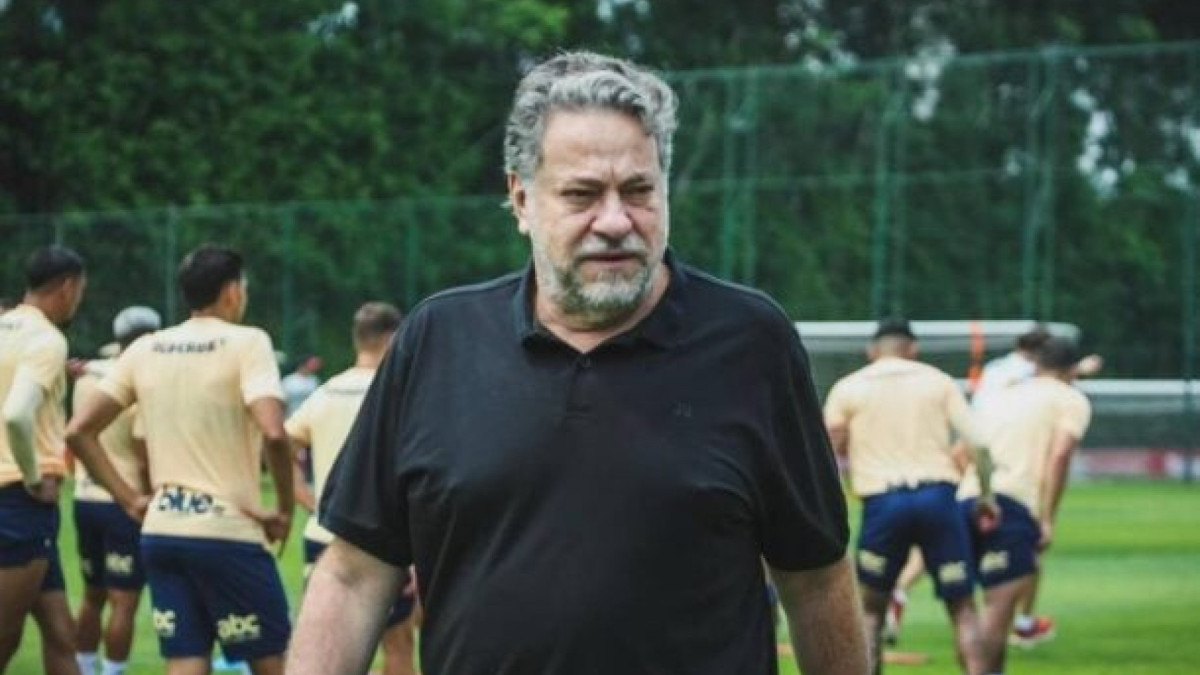 Carlos Miguel Aidar foi um dos principais defensores do mandatário tricolor em reunião do Conselho Consultivo