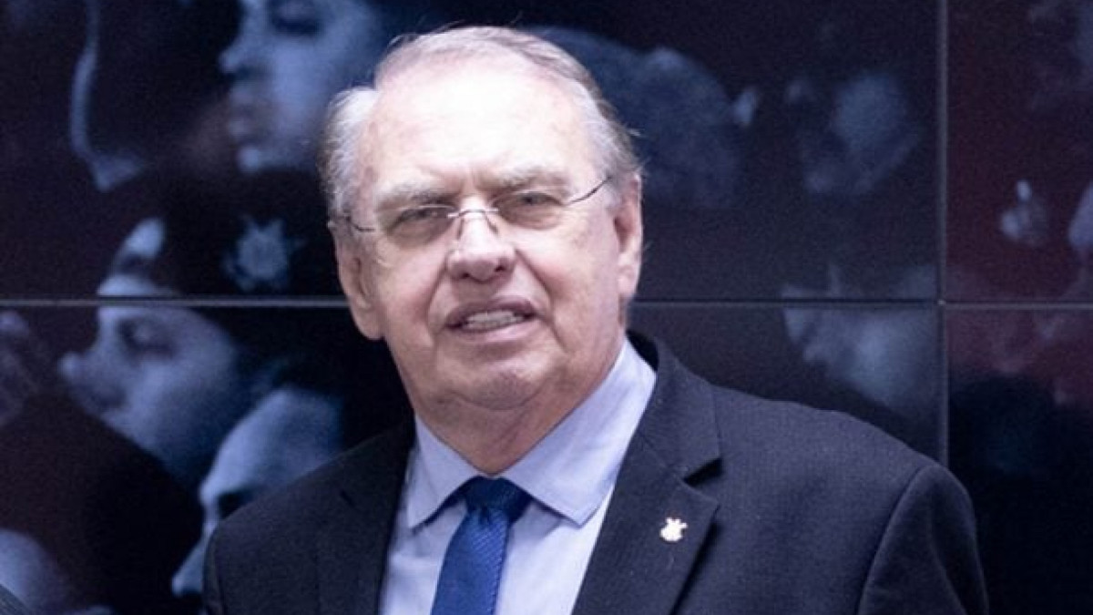 Clube ainda negocia dívida com Santos Laguna pela compra do zagueiro Félix Torres