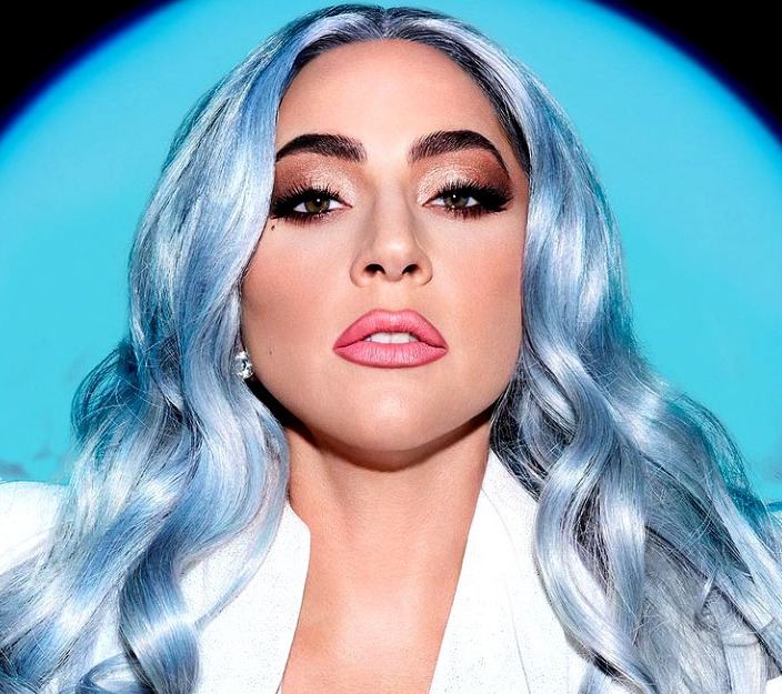 Artista de enorme sucesso e renome mundial, Lady Gaga se destaca não só como cantora, como também como atriz. Influenciada por artistas como David Bowie, Michael Jackson, Madonna e Queen, ela é reconhecida pelas suas contribuições talentosas e extravagantes à indústria musical através de sua moda e aparições públicas. Fez show no Rio de Janeiro em maio de 2025.