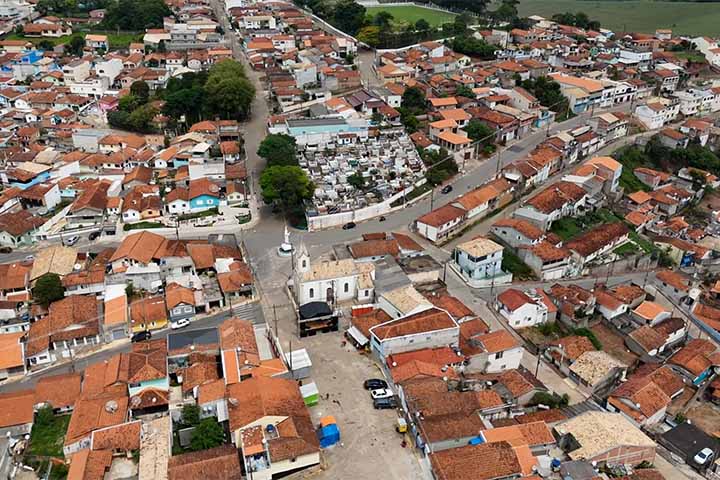 Lagoinha, por sua vez, é um pequeno município paulista situado na Serra do Mar, no Vale do Paraíba