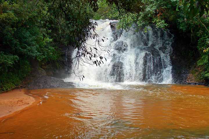 Nos dias mais quentes, as cachoeiras da região - resultado das mais de 700 nascentes locais - oferecem refresco e beleza naturais. 
