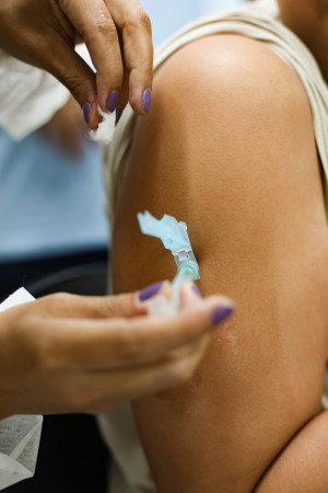 Jos&eacute; Ivan levou o filho, de 12 anos, para tomar a vacina