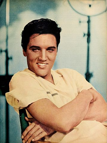 Benedict também é fã de Elvis Presley (1935-1977) e declarou que gostaria de interpretar o lendário cantor no cinema. 