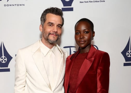 Nova York, 6 de janeiro. Wagner Moura e Lupita Nyong'o comparecem &agrave; cerim&ocirc;nia de entrega dos pr&ecirc;mios do New York Film Critics Circle (NYFCC)