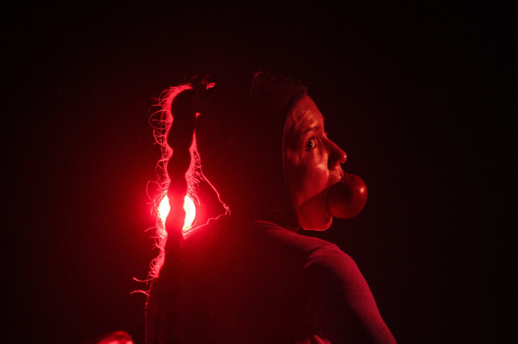 Com t&eacute;cnicas de floorwork e de pole dance, o espet&aacute;culo "Maldita" ganha temporada em Fortaleza no m&ecirc;s de janeiro 