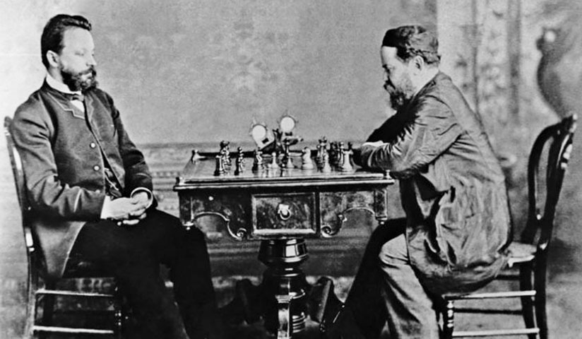 Em 1886, aconteceu o primeiro Campeonato Mundial de Xadrez, onde Wilhelm Steinitz se consagrou como campeão. À medida que esta atividade se profissionalizou, surgiram figuras lendárias como Bobby Fischer, Anatoly Karpov e Garry Kasparov.