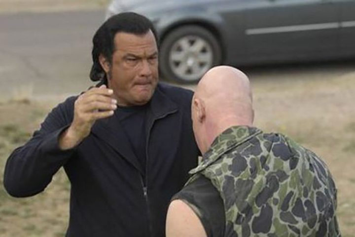 Fora das telas, sua vida sempre chamou atenção. Ele trabalhou como agente de segurança e instrutor para órgãos de segurança (incluindo a polícia japonesa e militares americanos). 