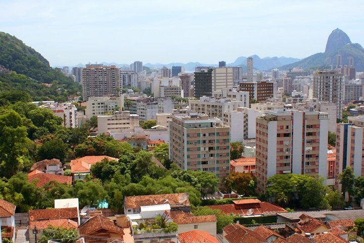 Um condomínio construído em 1978 no bairro do Humaitá, na Zona Sul do Rio de Janeiro, ganhou destaque recentemente na internet. 