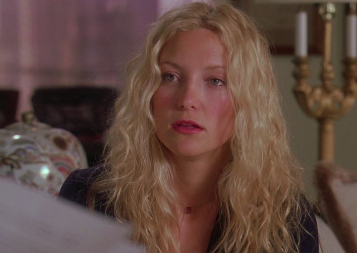 E que tal conhecermos um pouco mais sobre a atriz Kate Hudson? Nascida em 19 de abril de 1979 em Los Angeles, Califórnia, Kate Garry Hudson é atriz, cantora e empresária. Filha dos renomados Goldie Hawn e Bill Hudson, Hudson se destaca por uma carreira versátil.