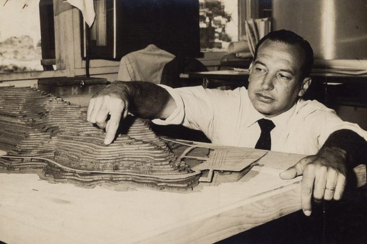 O conjunto foi projetado pelo renomado arquiteto Sérgio Bernardes em parceria com a extinta construtora Goldfeld.