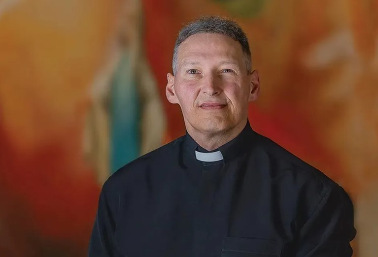 Mesmo após a melhora do quadro, Padre Marcelo Rossi informou que segue em acompanhamento psicológico, especialmente após a morte de seu pai, Antônio Rossi, em outubro de 2022, em decorrência de complicações de um câncer.
