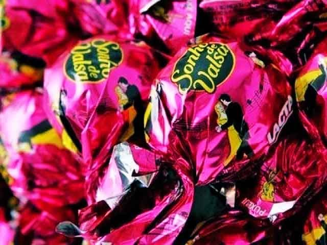 Um dos doces mais tradicionais do Brasil apresentou uma mudança em sua classificação. Afinal, depois de 85 anos, o chocolate Sonho de Valsa passou a ser considerado fiscalmente não como bombom, mas sim como  