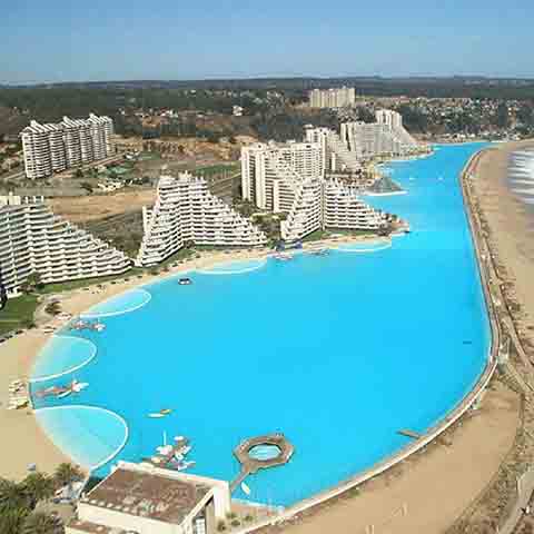 O resort é um complexo de apartamentos. Assim, o acesso à atração aquática é exclusivo para hóspedes, com diárias que variam entre R$ 600 e R$ 1,1 mil. 