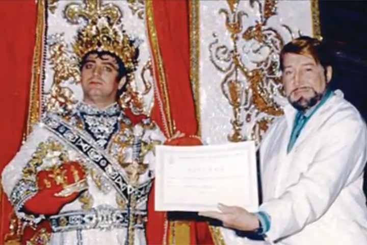 Paralelamente à carreira carnavalesca, Bornay também se dedicou à museologia, atuando no Museu Histórico Nacional e em outras instituições culturais. 
