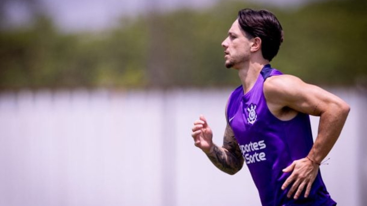 Meia argentino sofreu lesão no punho durante final da Copa do Brasil e passou o período de férias com dores no local