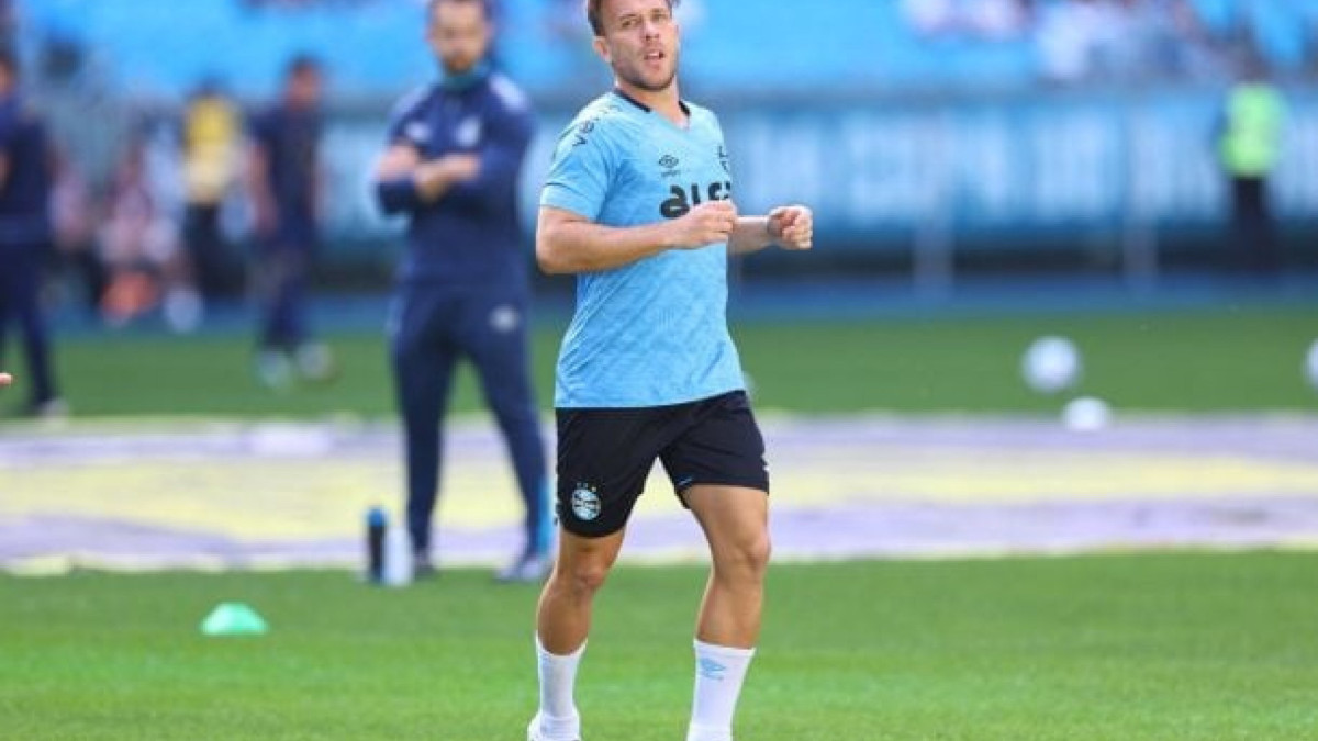 Volante retorna ao Imortal por empréstimo em 2025 e vínculo expira em junho deste ano. Negociações entre os clubes estão em estágio inicial