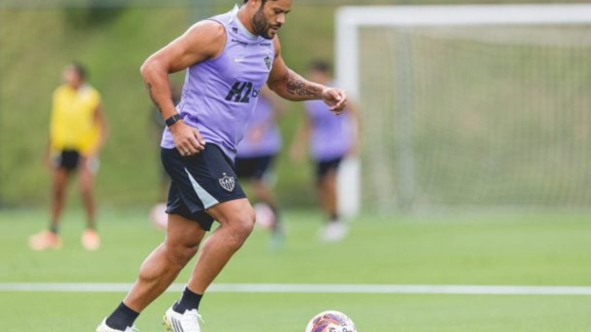 Paulo Angioni também atualizou como anda a negociação com Savarino e o interesse por Nino