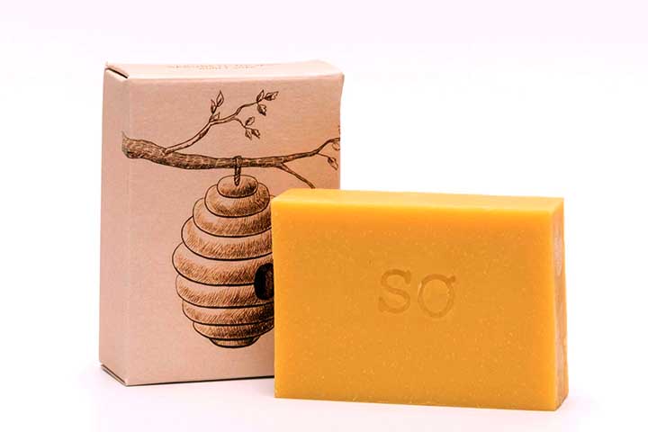 Por ser renovável, não tóxica e de fácil processamento, ela se encaixa em modelos industriais que buscam reduzir a dependência de derivados petroquímicos.
