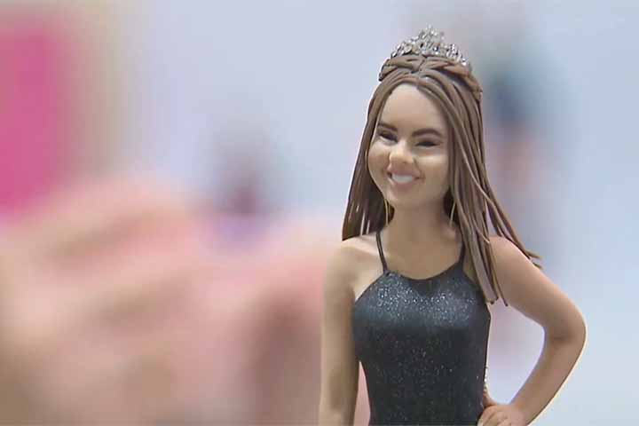 Na década de 1980, a artesã Anna Modugno trouxe e adaptou a técnica, criando a receita atual e popularizando-a com suas revistas e cursos, transformando-a em um grande negócio. 