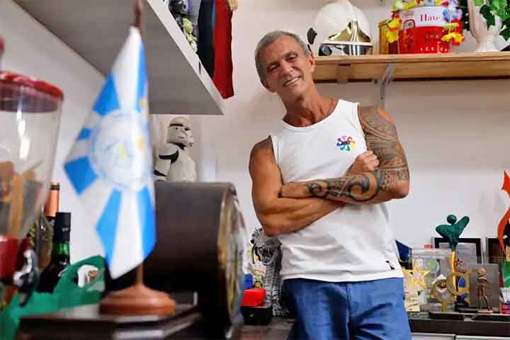 A maioria dos enredos desse ano são afros, tudo já foi visto e revisto, e eu posso te garantir que 90% de quem está assistindo ao desfile não vai entender nada, disse, em entrevista à Folha de São Paulo.