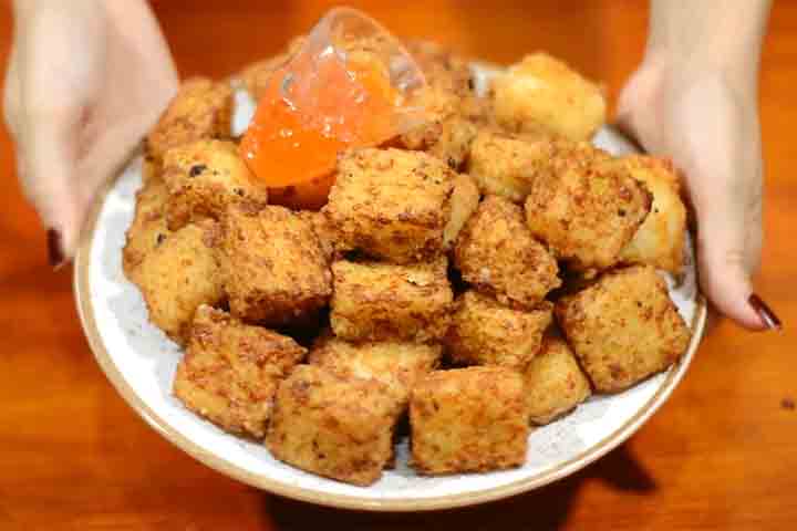 Sua adaptabilidade permite inúmeras combinações, tornando-a presença constante em receitas simples do dia a dia e também em criações mais elaboradas.