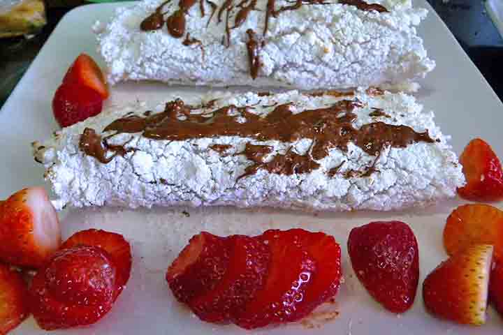 Com o tempo, essa iguaria se tornou símbolo do Nordeste brasileiro e, posteriormente, conquistou todo o país, consolidando-se como uma presença comum no café da manhã de milhões de brasileiros.
