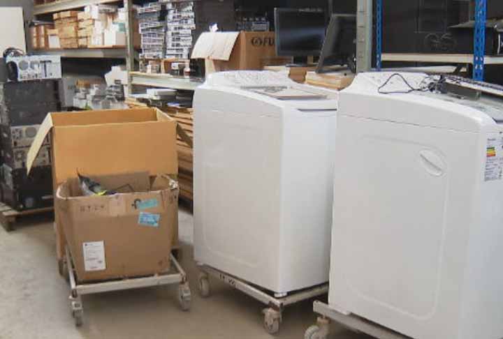 Uma das campanhas, fruto da parceria público-privada, tem como foco a população do Distrito Federal. Em dias combinados, o consumidor leva equipamentos para descartar em pontos da Zero Impacto e recebe na hora um Pix de R$ 1 para cada quilo descartado. O pagamento é válido somente nos dias e locais da campanha.