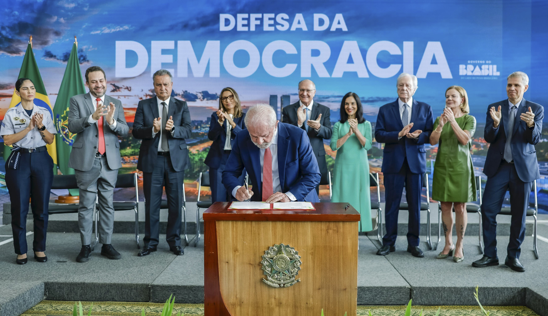 ￼PRESIDENTE Lula durante a Cerimônia em Defesa da Democracia, no Palácio do Planalto. Evento lembrou os três anos do 8/1 (Foto: Ricardo Stuckert)