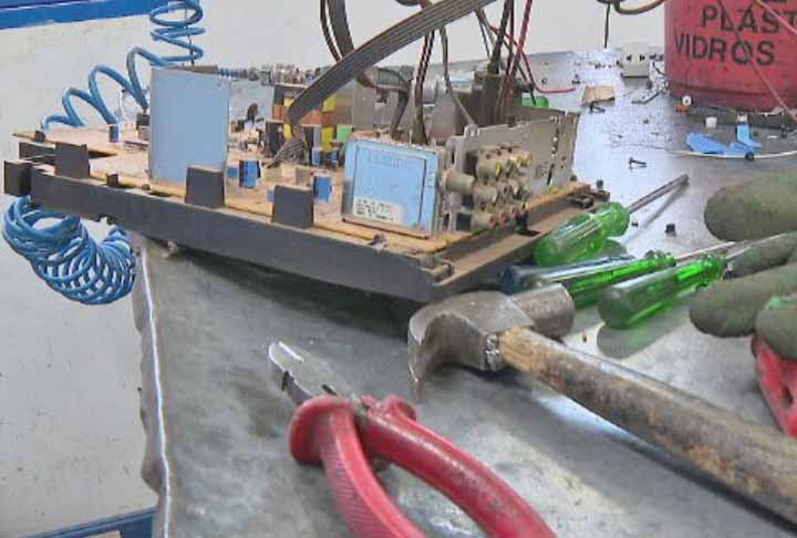 Conservação de recursos naturais, redução de impactos negativos à saúde humana e até criação de oportunidades econômicas. É fundamental a reciclagem eletrônica dentro da sociedade.