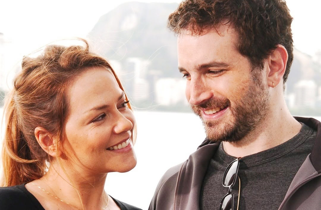 Um dos papéis marcantes de Caco Ciocler na televisão se deu em Páginas da Vida (2006). Na ocasião, viveu o fotógrafo Renato, personagem que cresceu com a aceitação do público.
