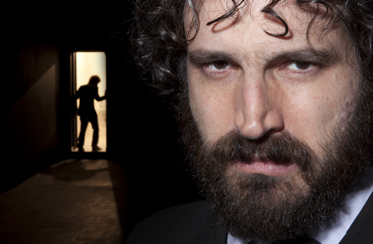 Engajado no teatro, não limitou-se ao protagonismo em Rei Lear. Ele também desenvolveu forte interação com o público em 45 Minutos, ganhando merecido reconhecimento por parte da crítica.