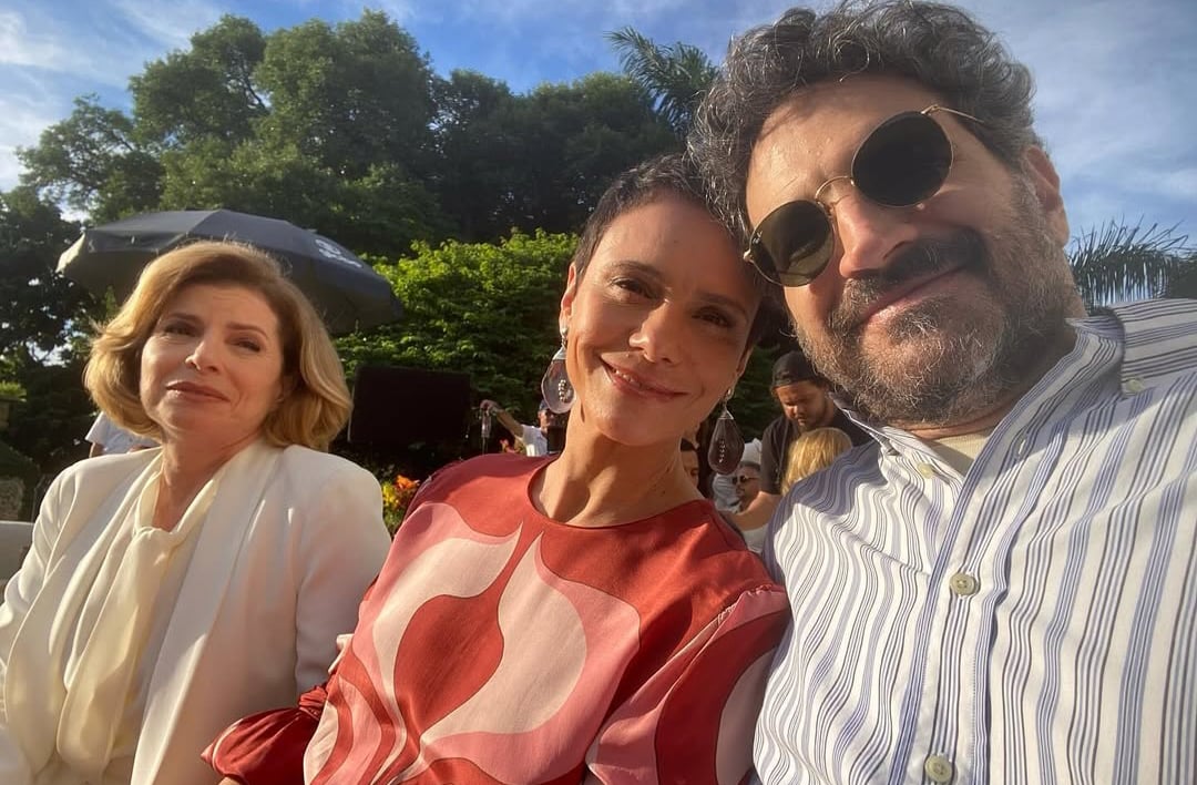 Carlos Alberto Ciocler, conhecido como Caco Ciocler, completou 54 anos em 27/09/2025. O ator, paulista da capital, esteve no ar em