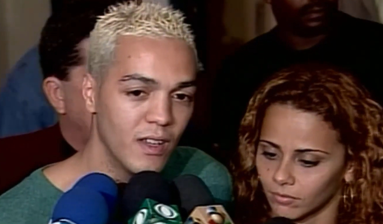 Na vida pessoal, ela foi casada por nove anos com o cantor Belo, união encerrada em 2007 após rumores de infidelidade. Logo depois, iniciou um relacionamento com o jogador Radamés, com quem viveu por alguns anos, até o término em 2017. 
