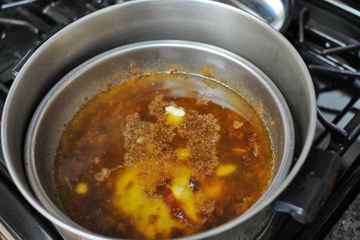 A cera também pode funcionar como agente antiaderente em utensílios culinários e até em revestimentos específicos para assamento.
