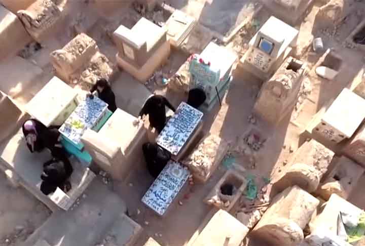 Um homem que viajou 180 km de Bagdá, compartilha seus sentimentos: Estou triste, é claro. Mas também estou feliz. Sei que, quando chegar o Dia do Juízo, meu pai estará com o Imam Ali.