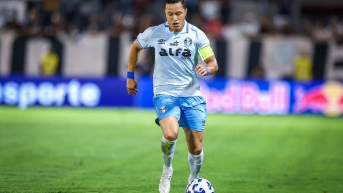 Lateral sofreu lesão muscular na coxa esquerda na última rodada do Brasileirão de 2025 e será desfalque na estreia do Imortal na temporada