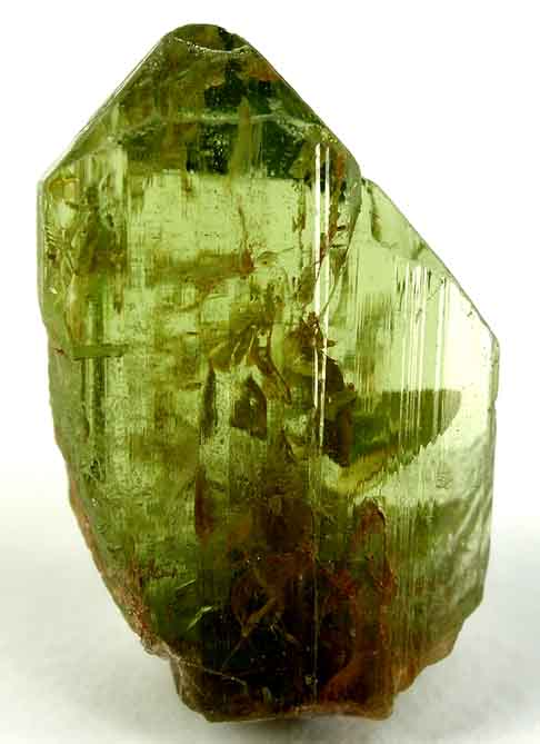 Peridoto- Conhecido como diamante da noite, é uma variedade de olivina, com tonalidades de verde.  Encontrado em basaltos e peridotitos. Hoje sua extração ocorre principalmente nos Estados Unidos, Egito e Brasil. Energeticamente é a pedra da serenidade e do coração aberto, representando a felicidade.