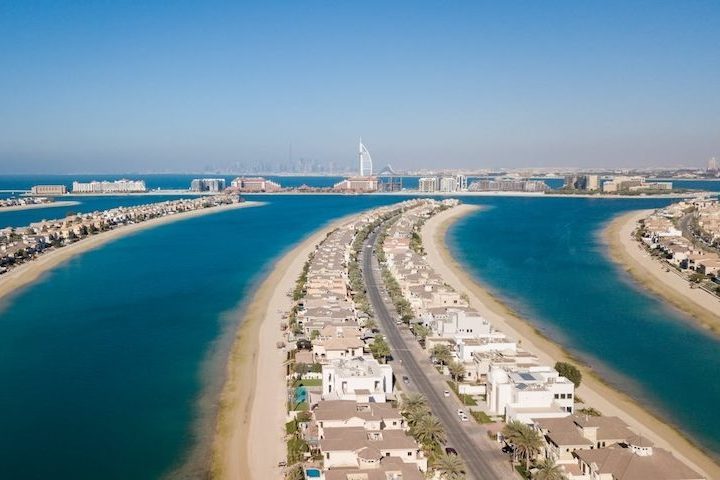 O investimento para construção da ilha foi estimado em US$ 12 bilhões (o equivalente a cerca de R$ 64,5 bilhões). 