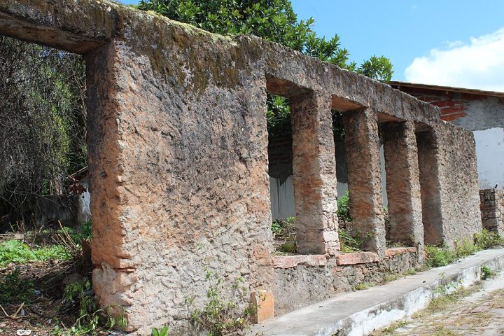 As ruínas que hoje são o seu cartão postal mais famoso dão a Igatu uma aura de uma cidade fantasma.