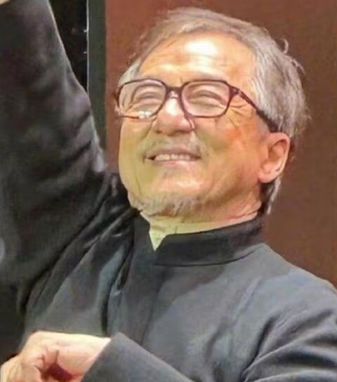 O longa foi lançado em 2017 e, oito anos depois, o astro segue em atividade intensa no cinema. Chan participou em 2025 de duas produções; Karatê Kid: Lendas e The Shadow’s Edge, ainda inédito no Brasil.