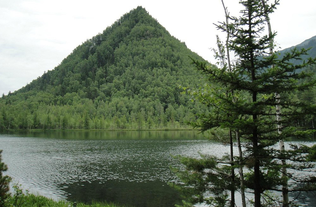 O Lago Baikal foi declarado Patrimônio Mundial pela UNESCO em 1996. É reconhecido por sua importância ecológica e científica. A proteção internacional ajuda, portanto, a combater ameaças ambientais. É um dos poucos lugares onde ciência e espiritualidade se encontram.