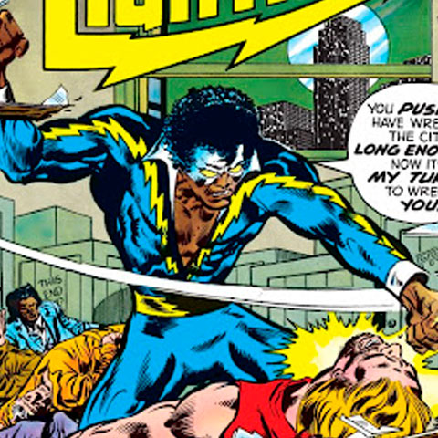 Raio Negro - O Rei da Meia-Noite usa tecnologia no seu corpo. Ele mantém poder sobre os cristais Terrigen, que são pedras que produzem Terrigen Mist, um valor de gás que fornece superpoderes aos inumanos. Os cristais, sozinhos, valem US$ 100 bilhões. Além disso, ele tem outros investimentos do Blackagar Boltagon.