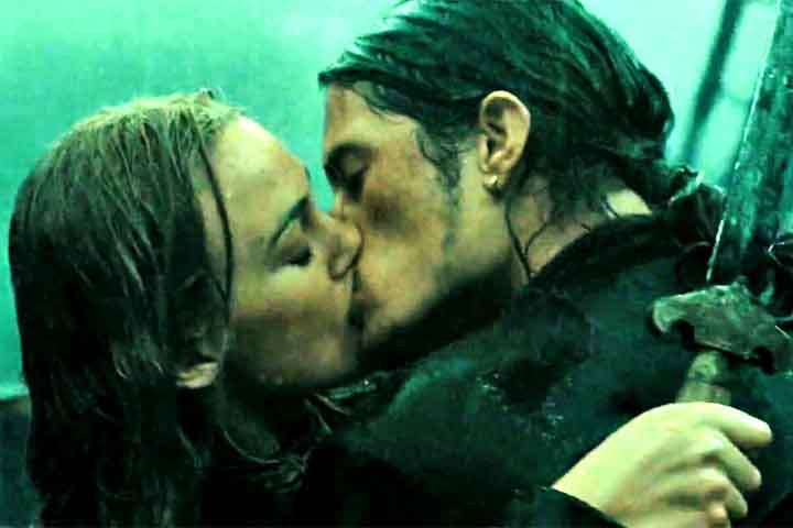 “Piratas do Caribe: No Fim do Mundo” foi lançado em 2007, com direção de Gore Verbinski, e marcou a conclusão do arco narrativo iniciado no primeiro filme. Na trama, Jack Sparrow, Elizabeth Swan e Will Turner enfrentam uma ameaça global aos mares em meio a grandes batalhas navais. O longa recebeu duas indicações ao Oscar, nas categorias Melhor Maquiagem e Melhores Efeitos Visuais.
