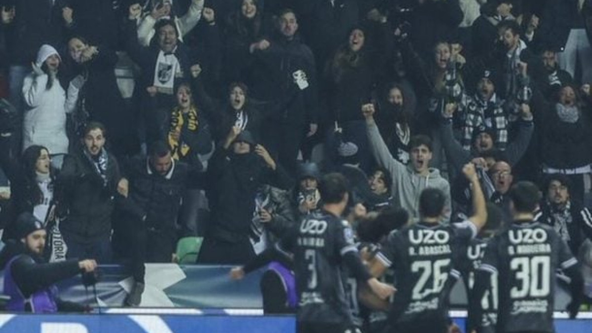 Na inédita final entre os rivais do Minho, os Conquistadores fazem 2 a 1 com gols de Samu e Ndoye e tornam-se o sétimo clube a erguer o troféu 