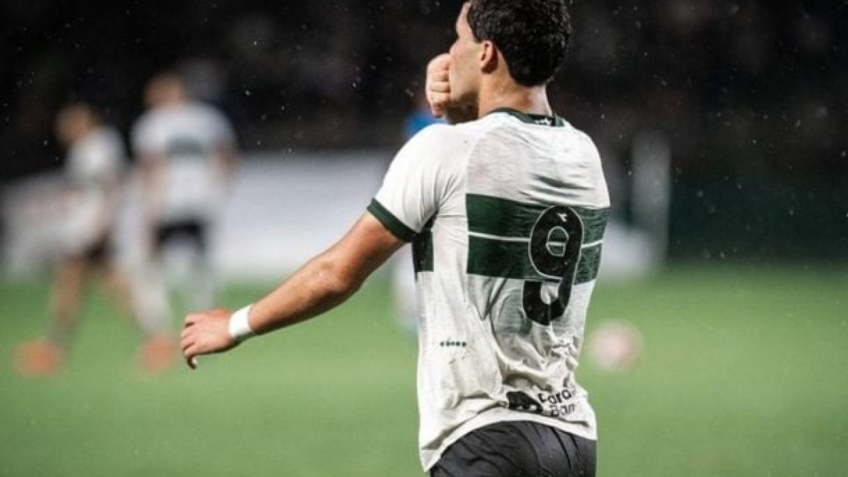 Time alviverde, que perdeu em casa na estreia, fica no 2 a 2 novamente no Couto Pereira e soma apenas um ponto no Grupo B, ainda sem vencedor