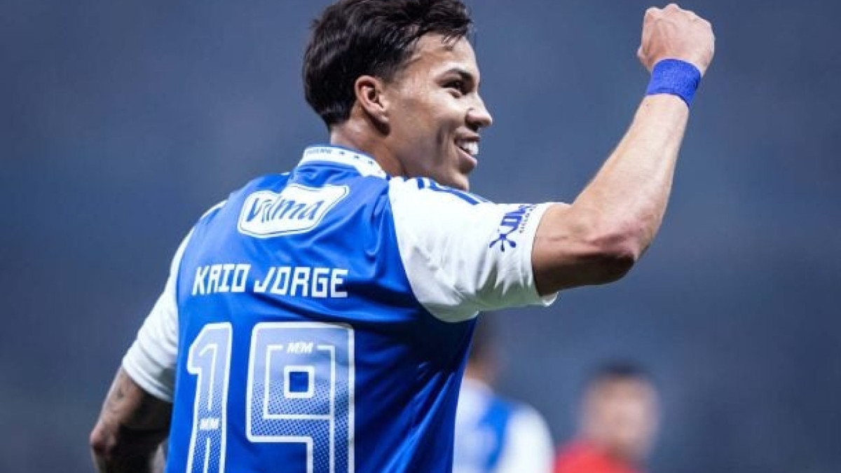 Staff esclareceu sobre os rumores de uma possível alteração na multa rescisória do atacante em acordo com vigência até 2030