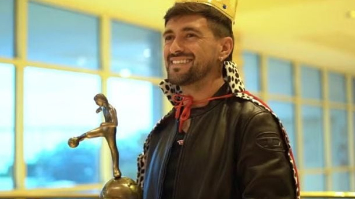 Meia do Flamengo esteve em Punta del Este para a entrega da honraria concedida pelo jornal El País