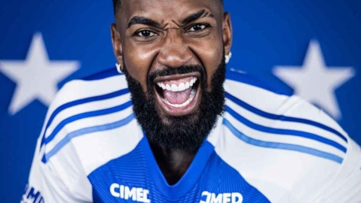 Clube mineiro fecha acordo com Zenit por cerca de R$ 176 mil, mais R$ 18 milhões em bônus, e assina contrato de quatro anos com o meio-campista